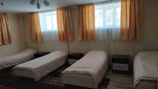 Гостевой дом TwinHouse Karakol Каракол Односпальная кровать в общем номере-4